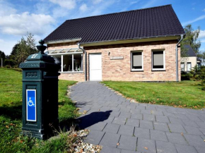 Отель Wheelchair friendly house with sauna at the German border  Калтерерберг